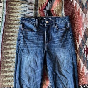LONG HIGH RISE AMERICAN EAGLE SKINNY JEANS